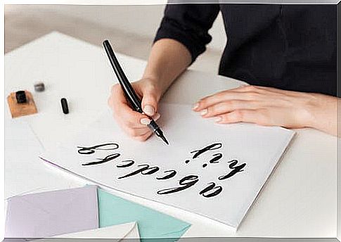A woman discovers the benefits of lettering